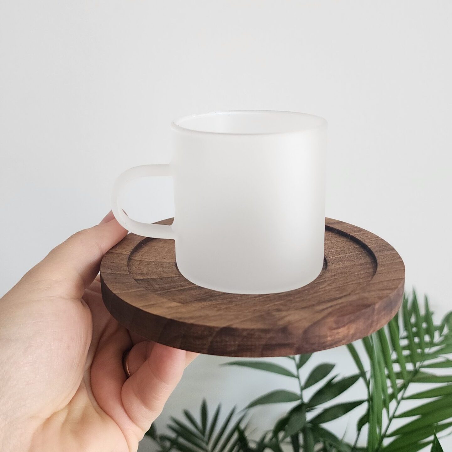 Ahşap Tabaklı Buzlu Cam Kahve Fincanı 6x6cm