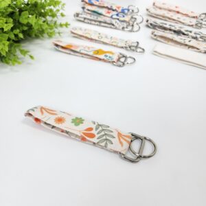 Kişiselleştirilebilir Çiçek Desenli Kumaş Anahtarlık 2.5x15cm