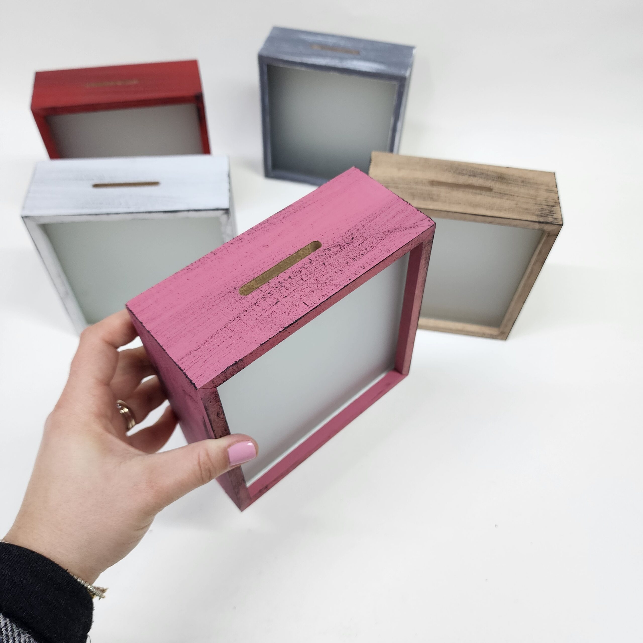 Kişiselleştirilebilir Ön Yüzü Buzlu Cam Ahşap Hazneli Pembe Kumbara - Görsel 2