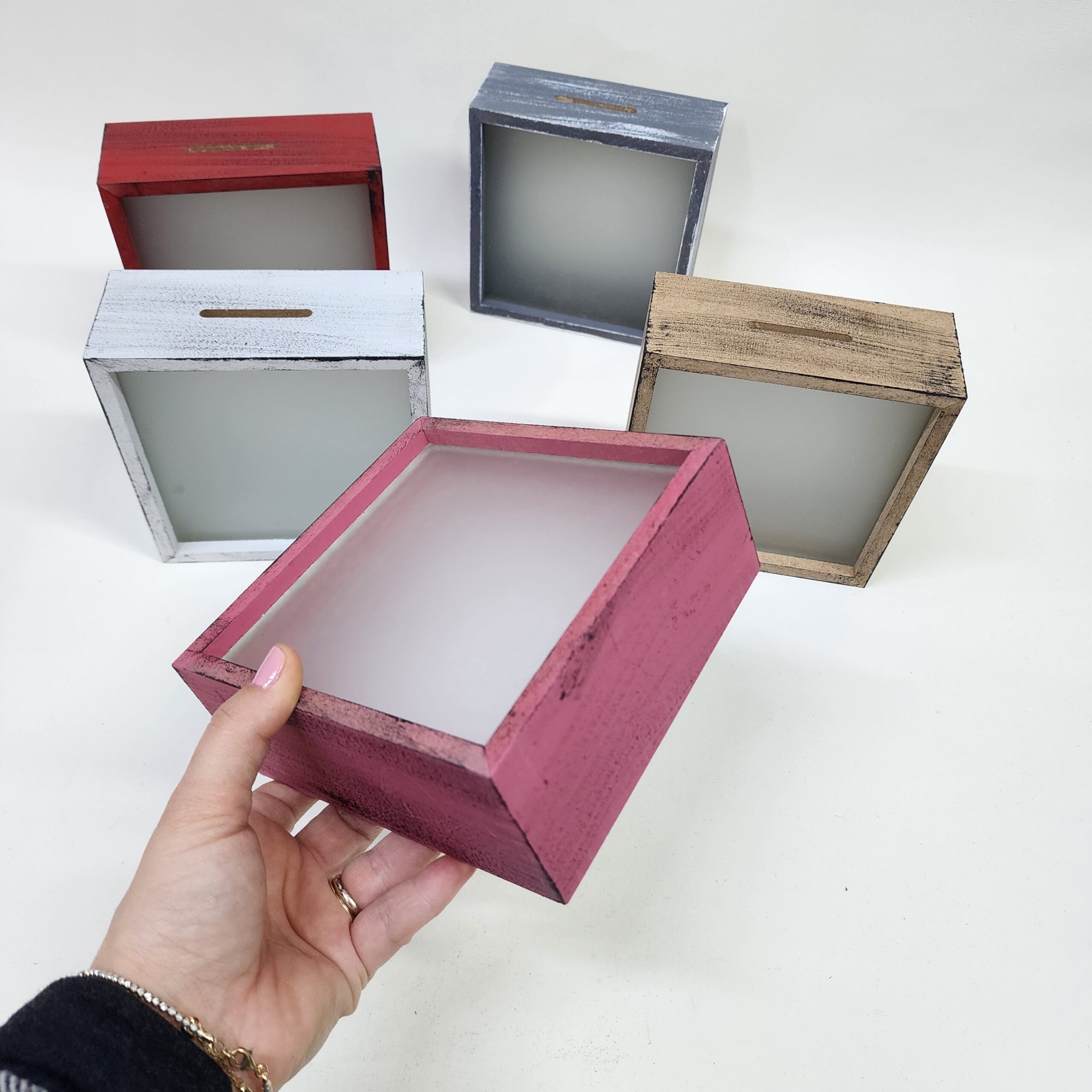 Kişiselleştirilebilir Ön Yüzü Buzlu Cam Ahşap Hazneli Pembe Kumbara - Görsel 3