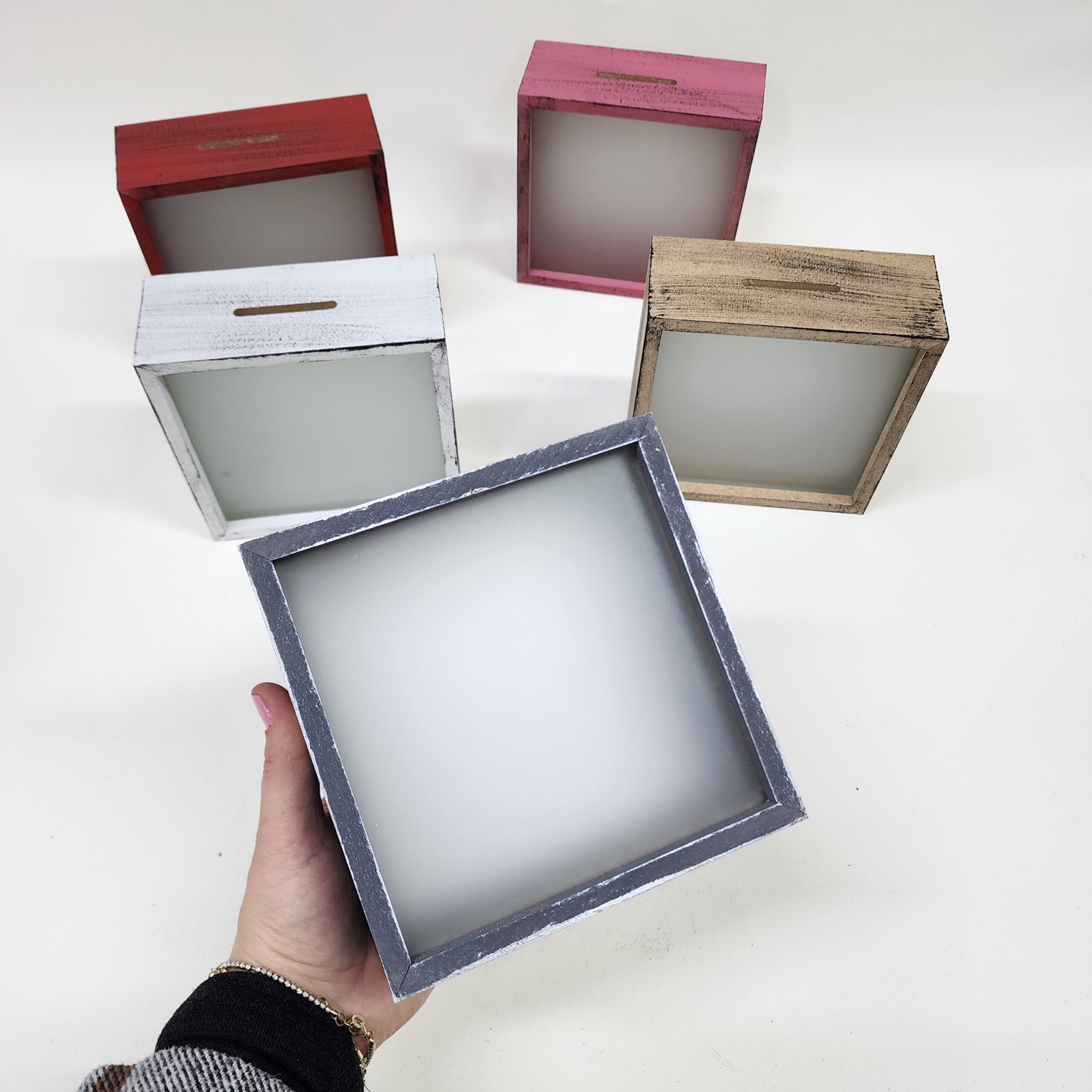 Kişiselleştirilebilir Ön Yüzü Buzlu Cam Ahşap Hazneli Mavi Kumbara